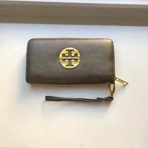 Tory Burch wallet wristlet